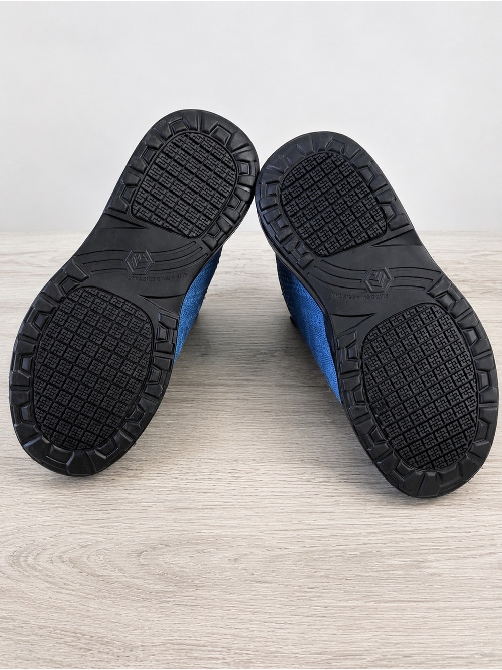 Mens Non Slip Work Shoes Sz 8.5 Waterproof Slip Resistant Sneakers Blue NEW - Picture 3 of 6